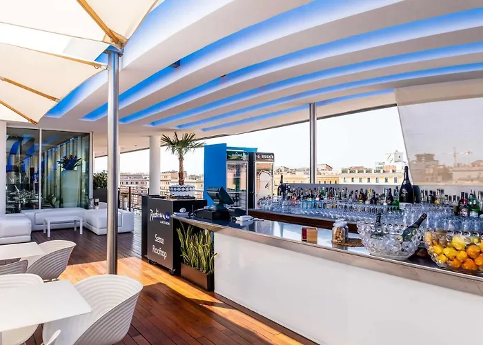 מלון Radisson Blu Es. Hotel, 5*