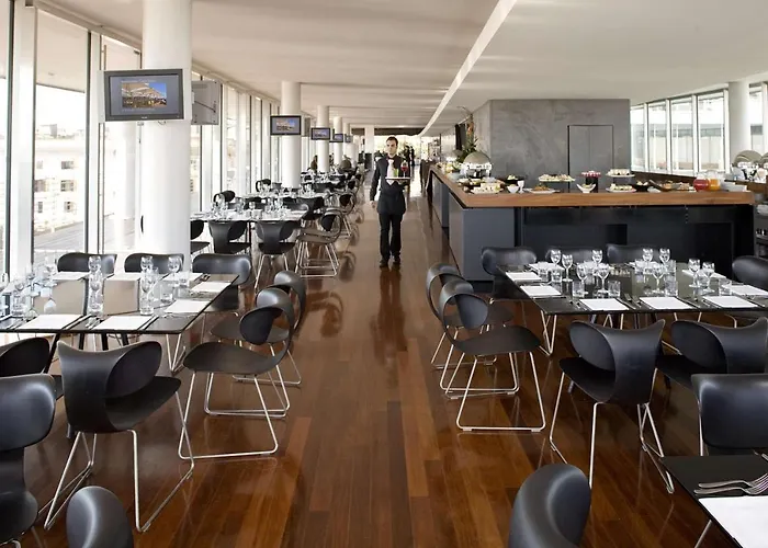 Radisson Blu Es. Hotel, מלון